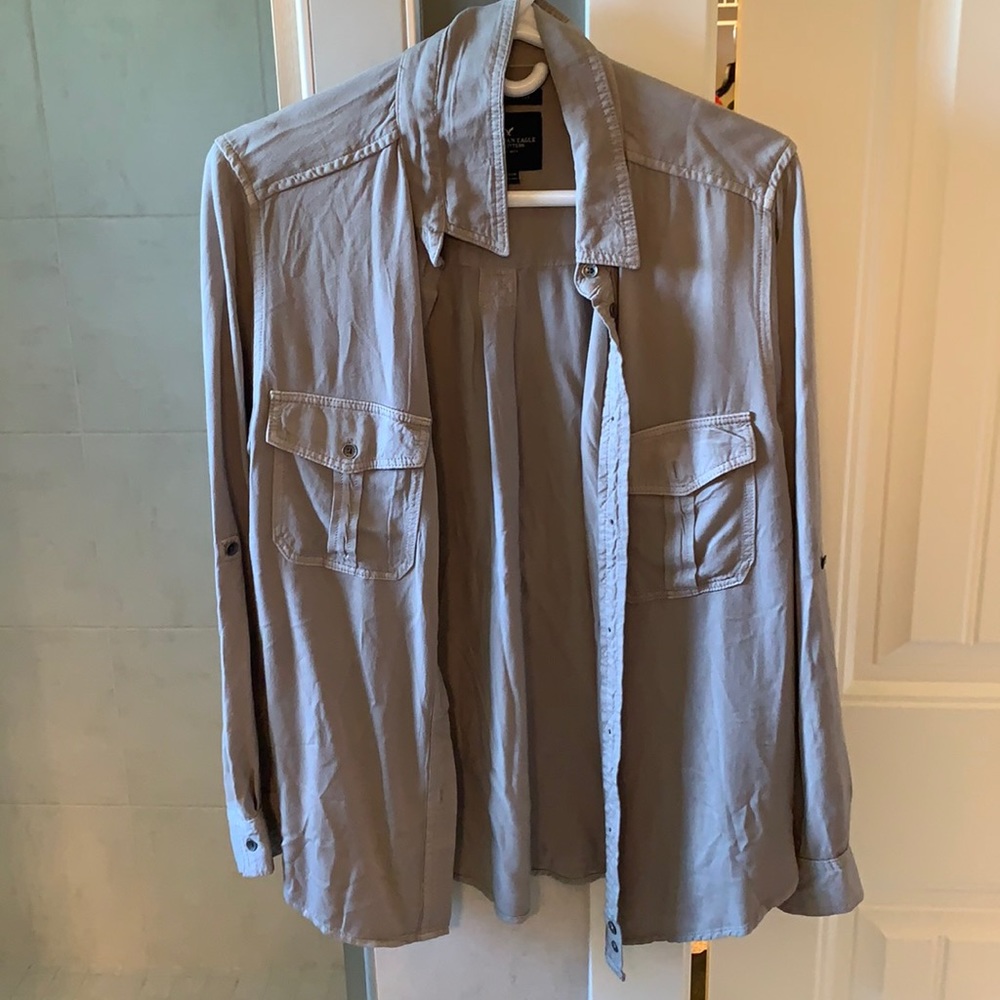 American eagle button down